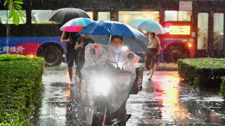 預警升級！深圳分區暴雨紅色預警生效中