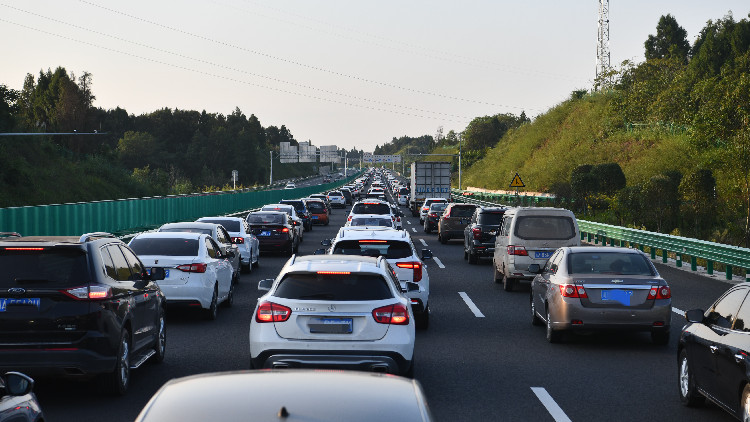 工信部等四部門：開展智能網聯汽車准入和上路通行試點工作