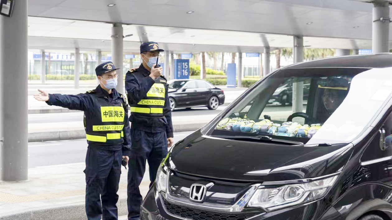 珠海大橋口岸通關忙！春節假期港澳單牌車「北上」佔比超七成