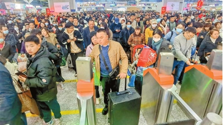 深圳單日返程客流創新高 料元宵節前後迎來第二波返程客流高峰