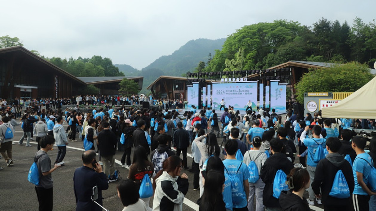 登霞客古道  上休寧春山