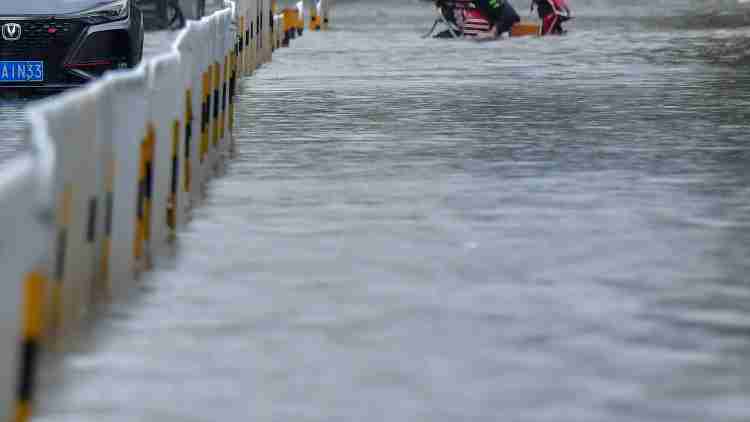 中央氣象台繼續發布暴雨黃警：湖北、安徽等省份局地有大暴雨