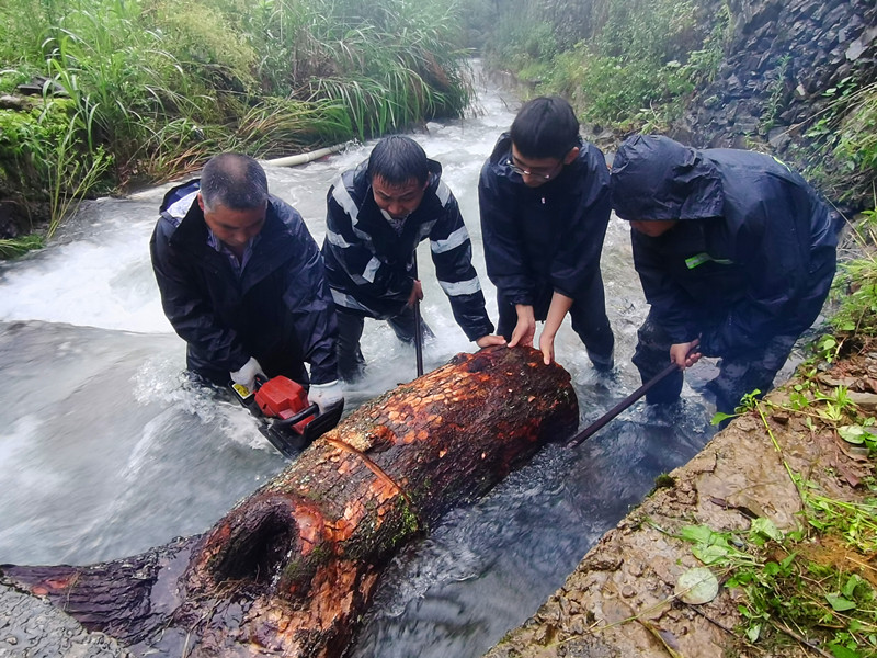 【黃山防汛救災見聞錄】黟縣洪星：斗雨戰汛  持續緊繃「安全弦」