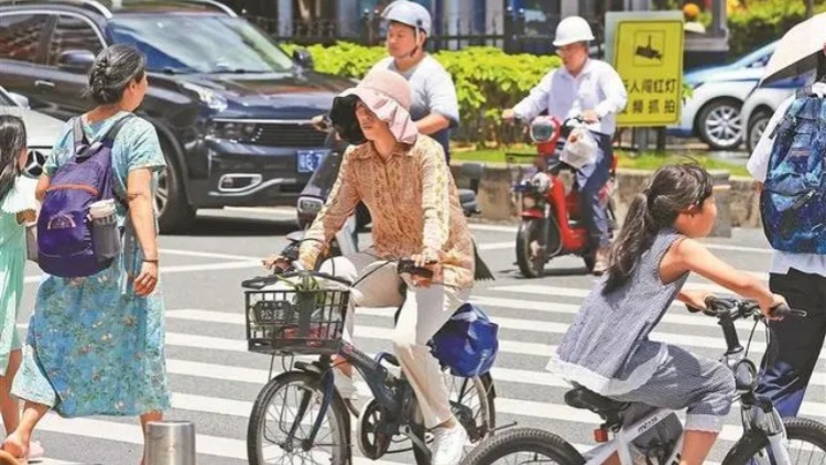 高溫黃色預警信號生效，明後天最高37℃ 「格美」不作美 大暑變酷暑