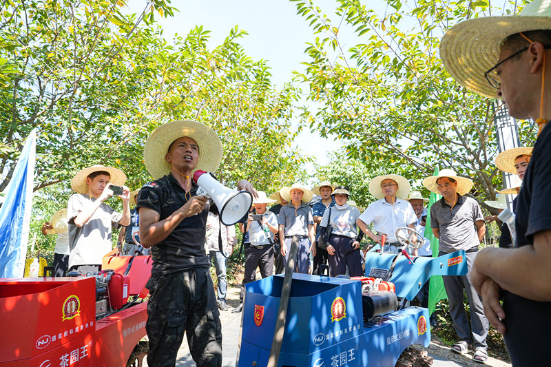 皖祁門縣：現場會為茶園機械化提速