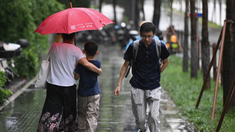 深圳市分區暴雨橙色預警信號生效中