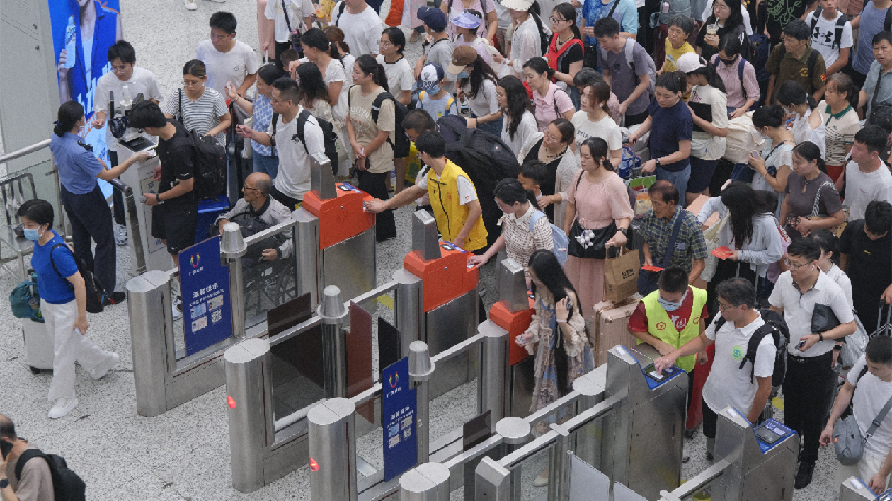 中秋佳節將至 深圳鐵路加開夜間高鐵