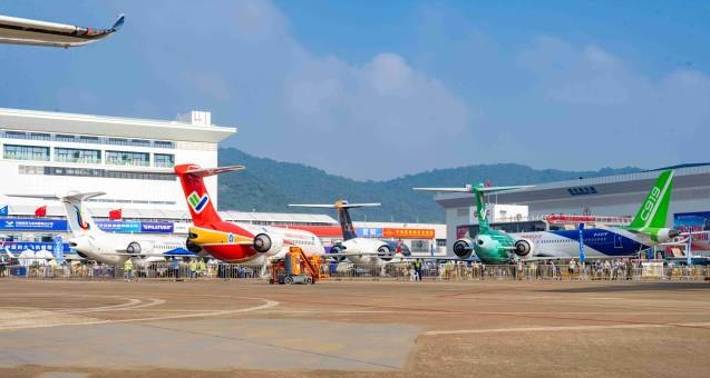 航展首日 中國商飛簽下130架國產飛機訂單