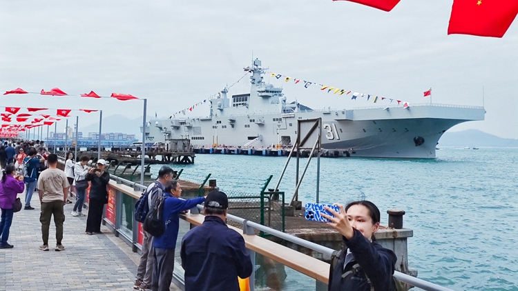 海南艦及長沙艦訪港5日 2男子涉放無人機被捕