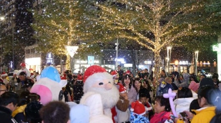 在深圳 感受浪漫冬日飄雪